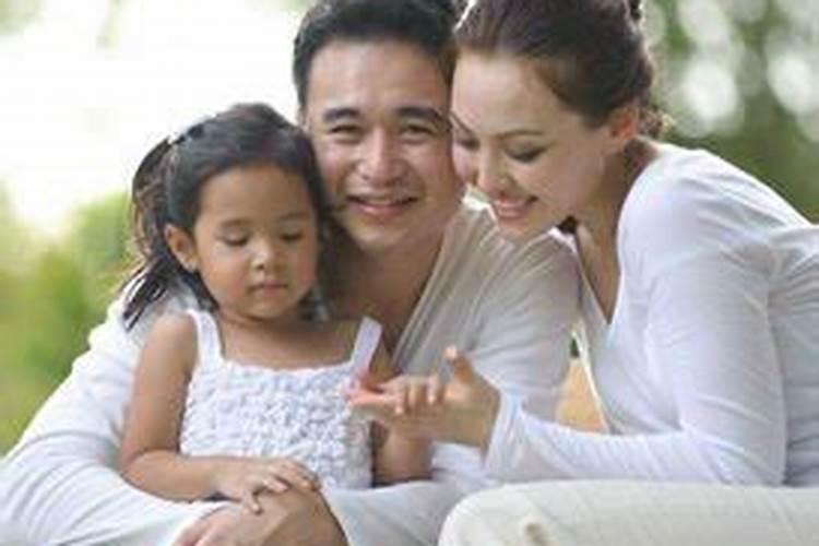 梦见前夫把孩子送过来还想跟我复合我不愿意很反感很恐惧是什么意思...