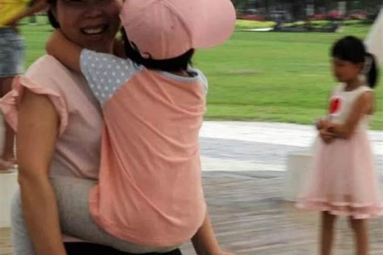 我叔不在了,让婶婶带着养女搬来我家住,有影响风水吗？
