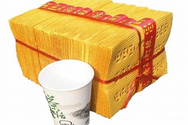 有个迷信的做法,把筷子插进有水的碗里.是怎么回事