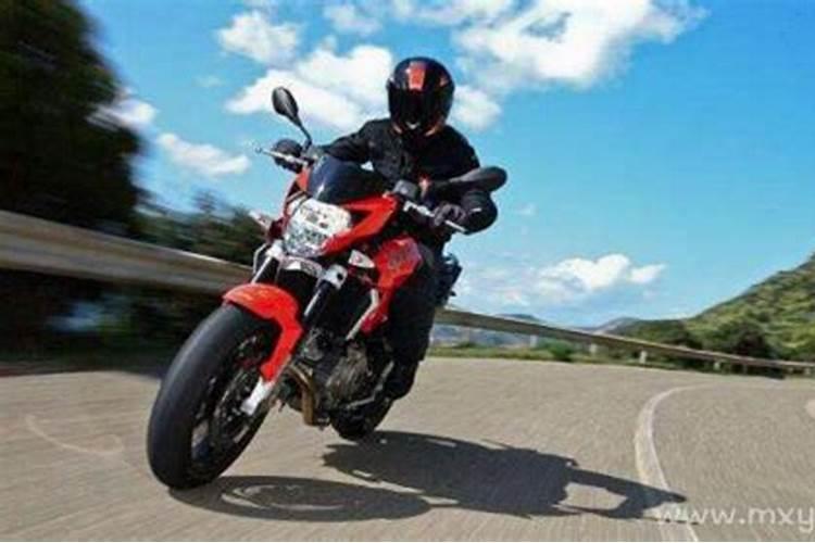 梦见骑摩托车 梦见骑摩托车什么意思