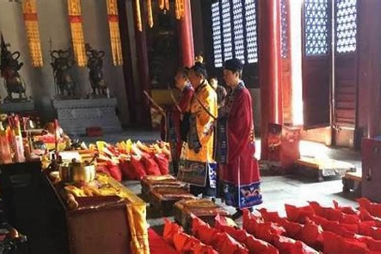男狗女龙在一起特别好 男狗女龙在一起相克吗