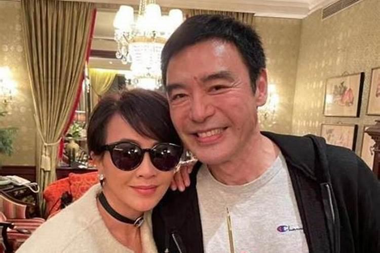 梦见前夫和他现任老婆感情好是怎么回事