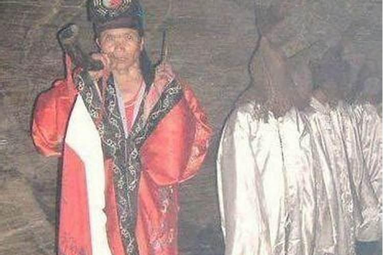 清明挂亲还是挂青
