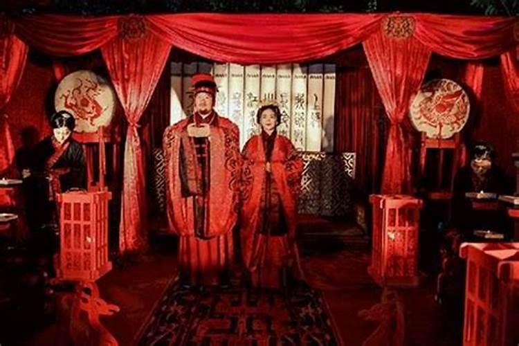 求助,父母以属相生辰八字不合反对我和女友在一起,说女友会克我的命