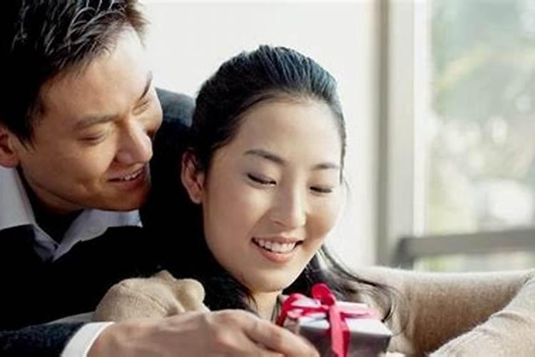 女人出轨后怎么挽回老公？真心道歉小心弥补