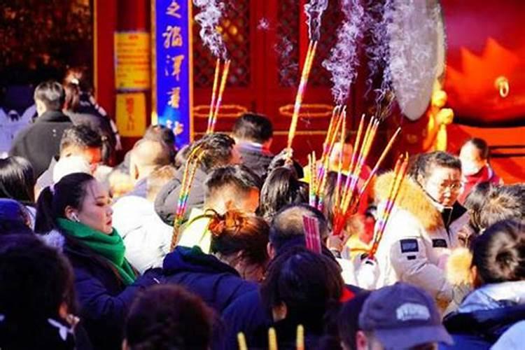 正月哪天是财神日 正月初五迎财神
