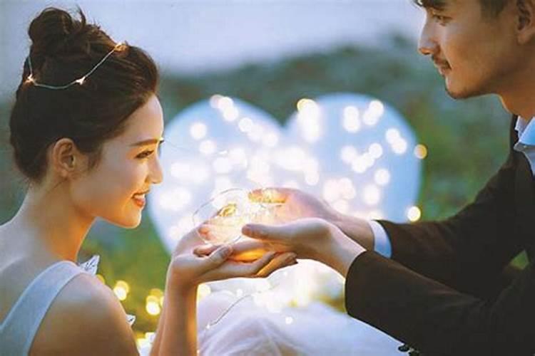算命合婚起名字挑日子看风水都会的先生有吗？