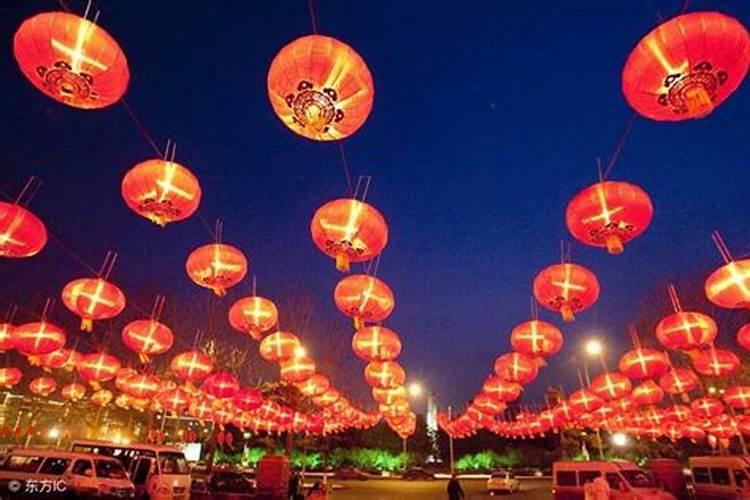 元宵节为什么要打灯笼？