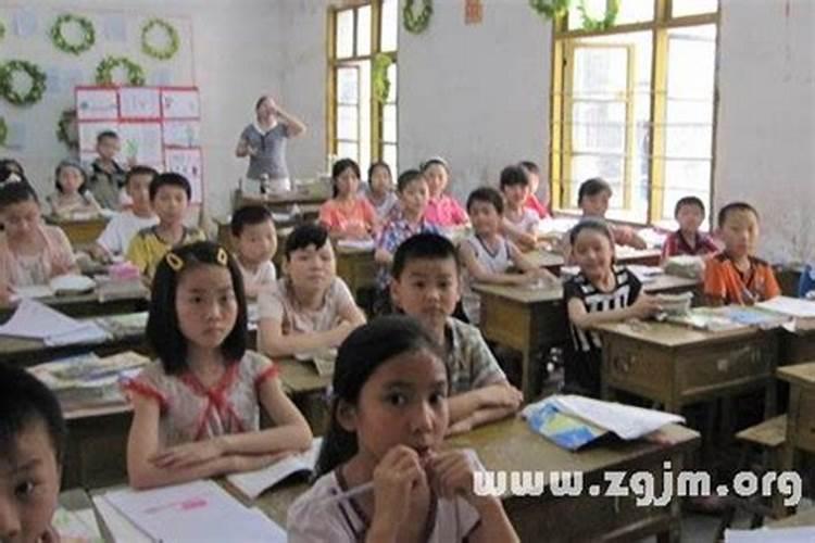梦见又回到学校学习的预兆
