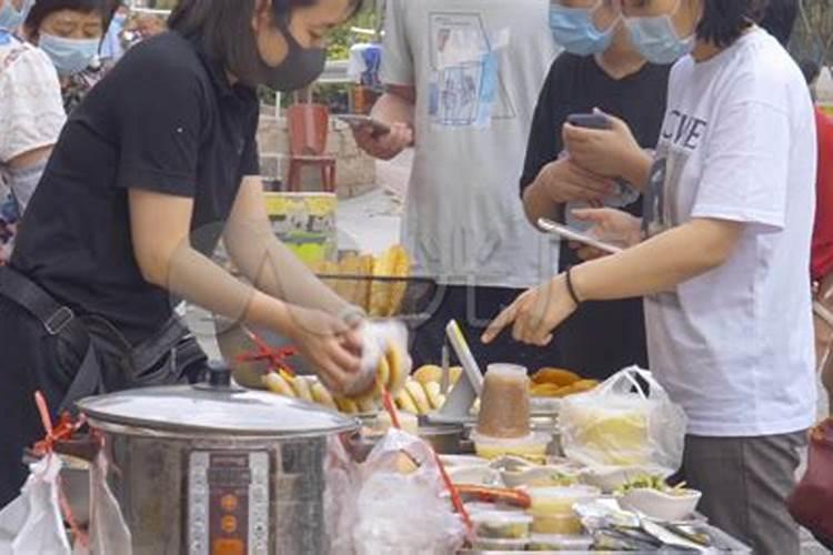 梦见我给我心爱的人买早餐的预兆