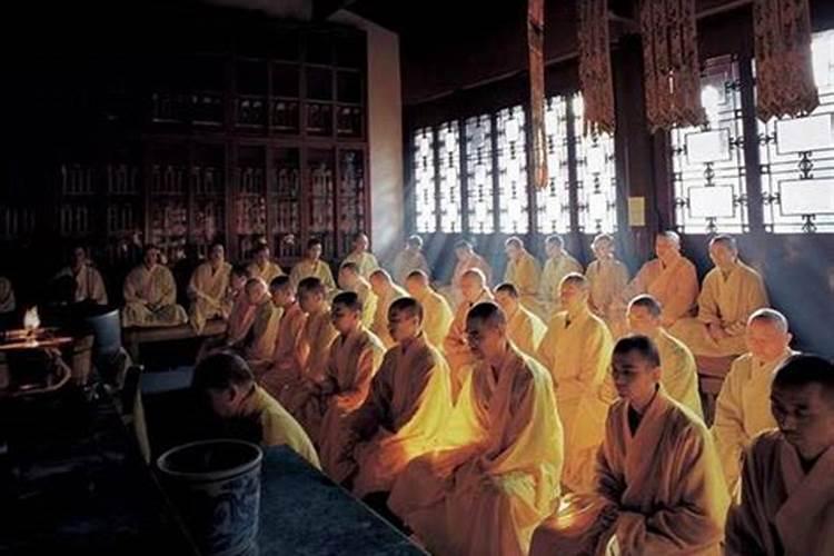 居士见到师父如何顶礼