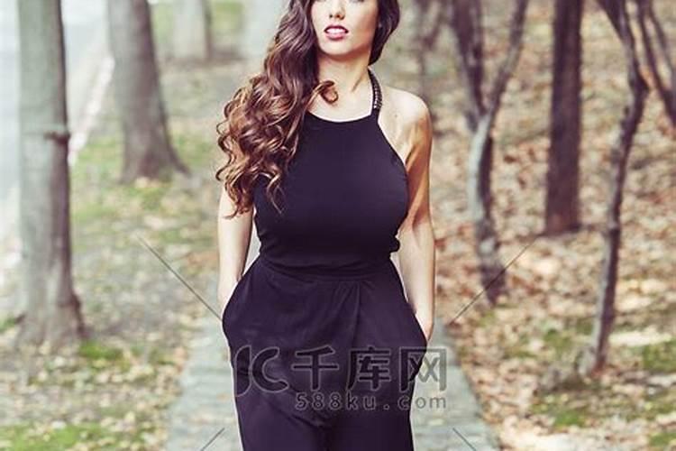 梦见自己穿了件黑衣服的预兆
