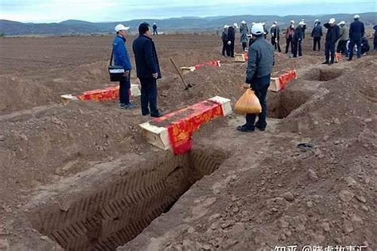 梦到迁自家祖坟有什么预兆