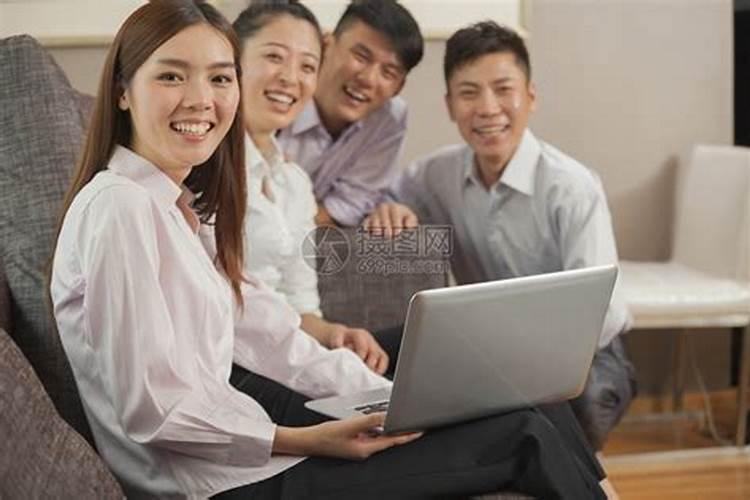 梦见很多人在一起干活什么意思 梦见很多人在一起干活预示什么