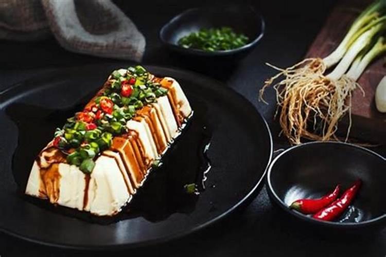 梦到吃豆腐什么意思 梦到吃豆腐好不好