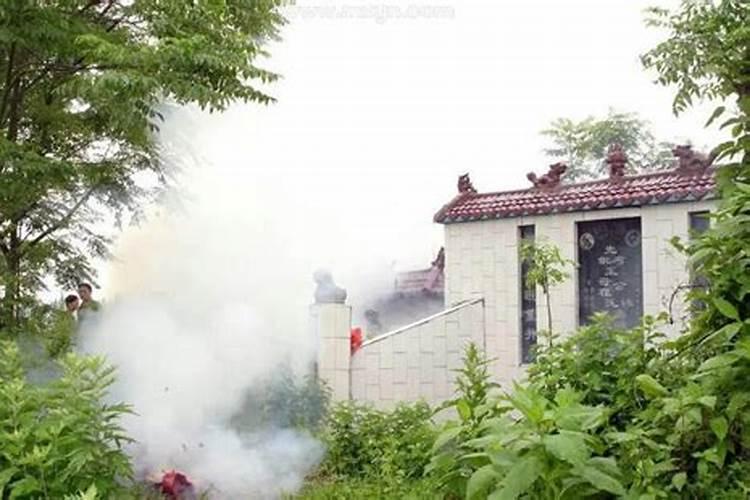 梦见死去的姑妈什么意思