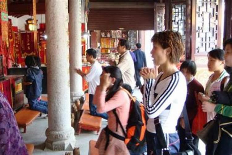 小产后可以吹自然风吗,小产后半个月骑电瓶车吹到风怎么办