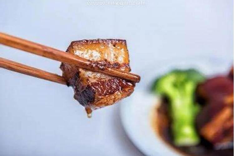 梦见自己大口吃肉是什么意思
