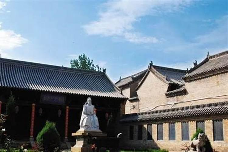 梦见前妻和好买了新车我做里面的预兆