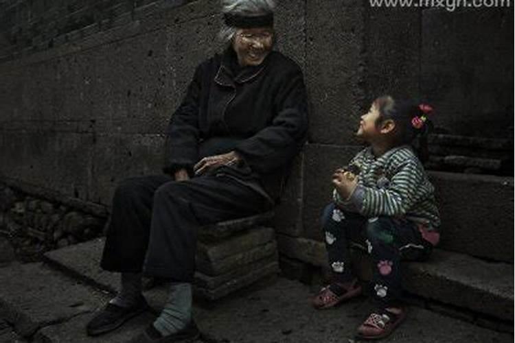 梦见和死去的奶奶说话的预兆