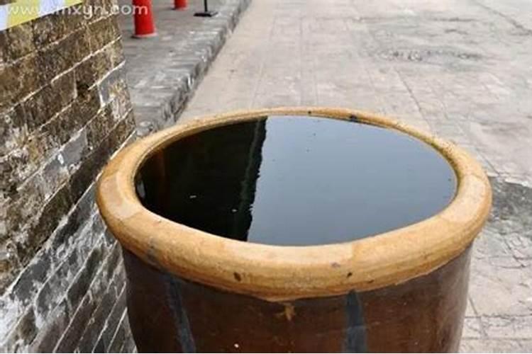 梦见水井的水污浊肮脏是什么预兆？