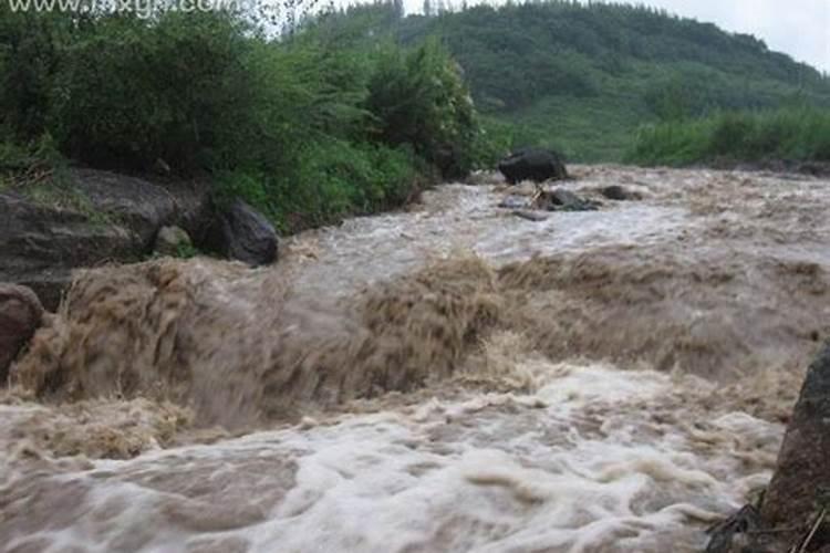 梦见山洪暴发是什么预兆