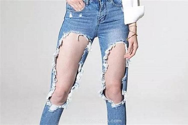 女人梦见自己穿的衣服破了代表什么？