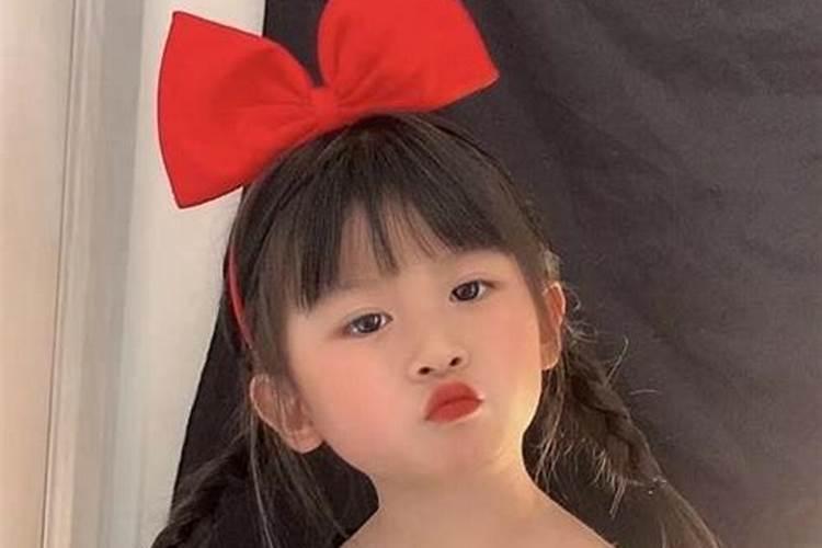 2024年七月十五出生贺姓女孩名字
