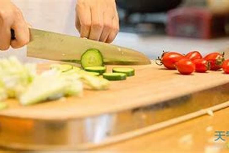 梦见死去的爷爷给我做饭的预兆