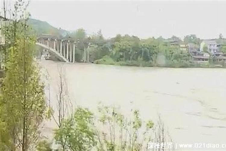 梦见洪水是什么意思