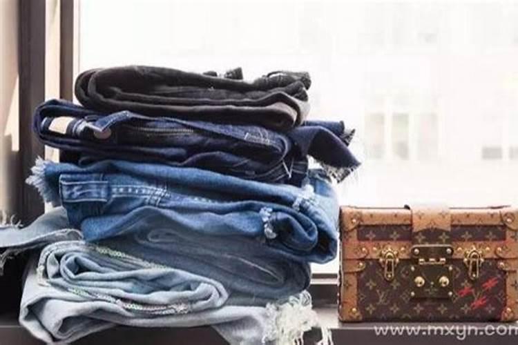 梦见把自己衣服送给别人是什么预兆？