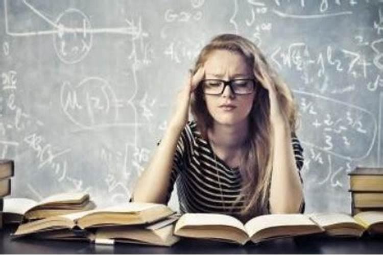 中年人女人梦见考试是什么意思呢？？