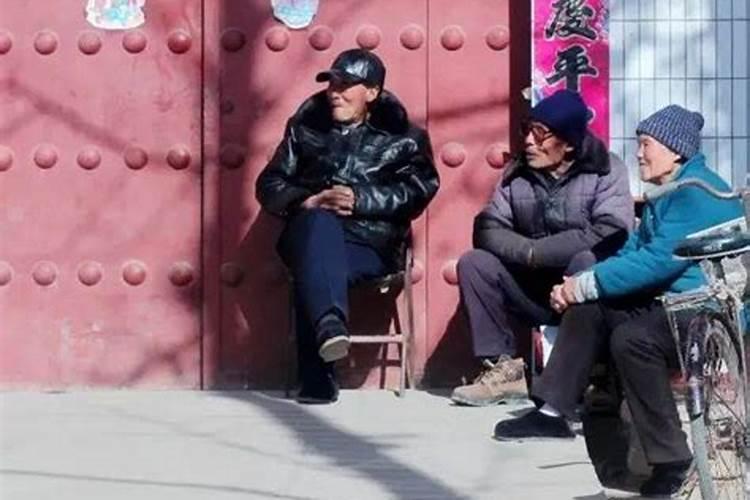 女人梦见自己上班的情景