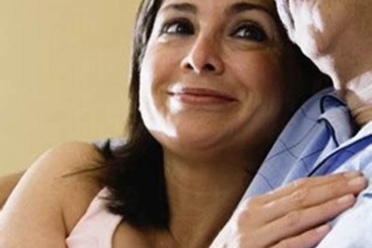 梦见老婆有意识和别的男人接吻