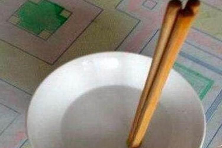 民间传说立筷子"是怎么回事