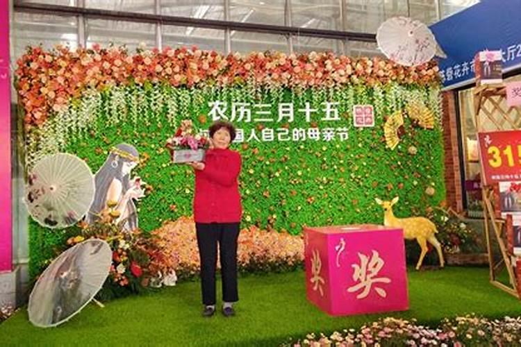 做梦梦见,我去找前女友。她给我找新衣服。新鞋子结果我没什么都没要她...