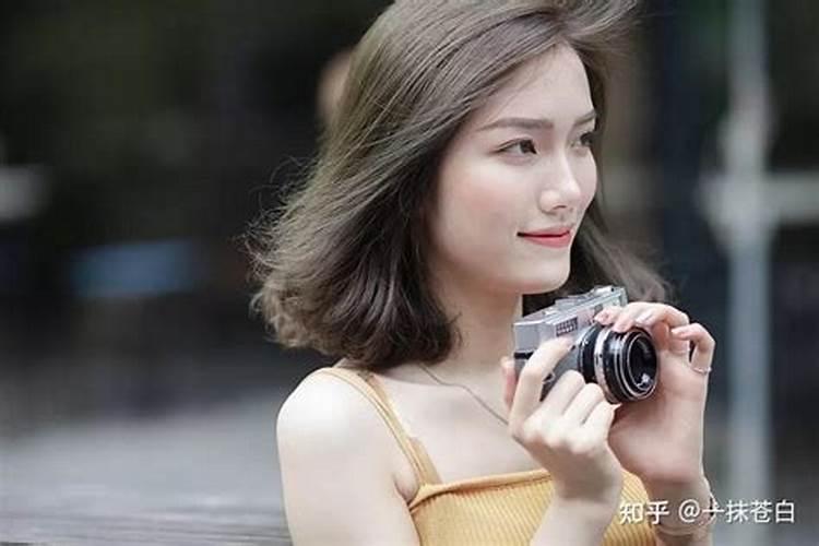 昨天晚上做梦,又梦见在梦中经常见的那个女孩儿了,她还很愿意跟我在一...