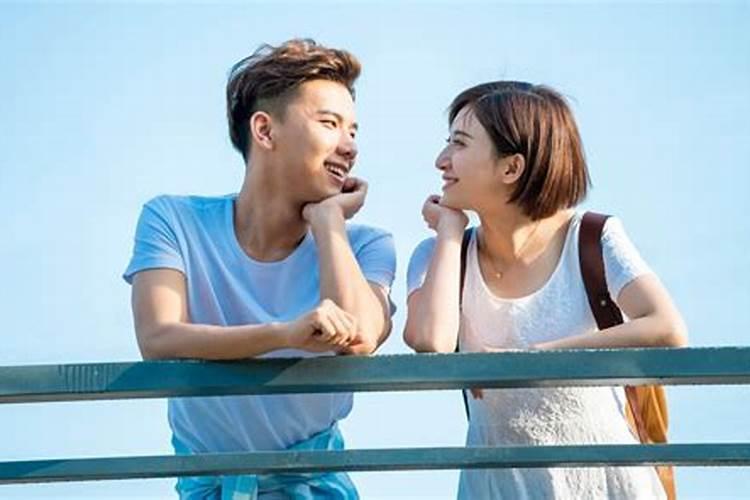 梦到和一个不认识的女孩子谈恋爱,梦见素未谋面的人恋爱