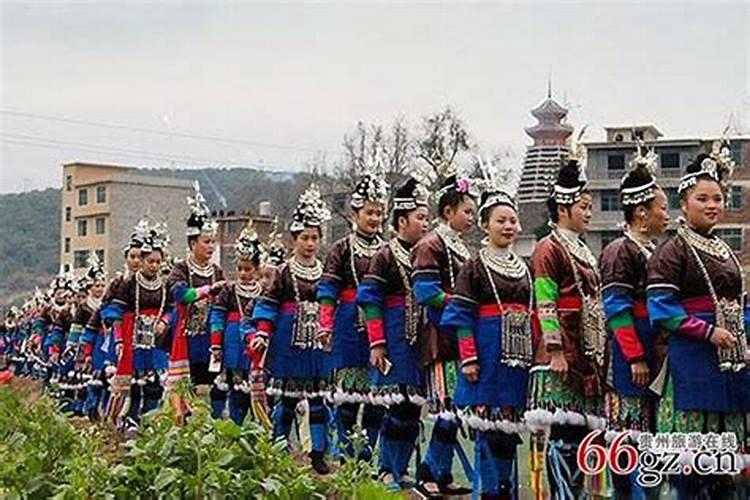 女人梦见狮子老虎同时呈现