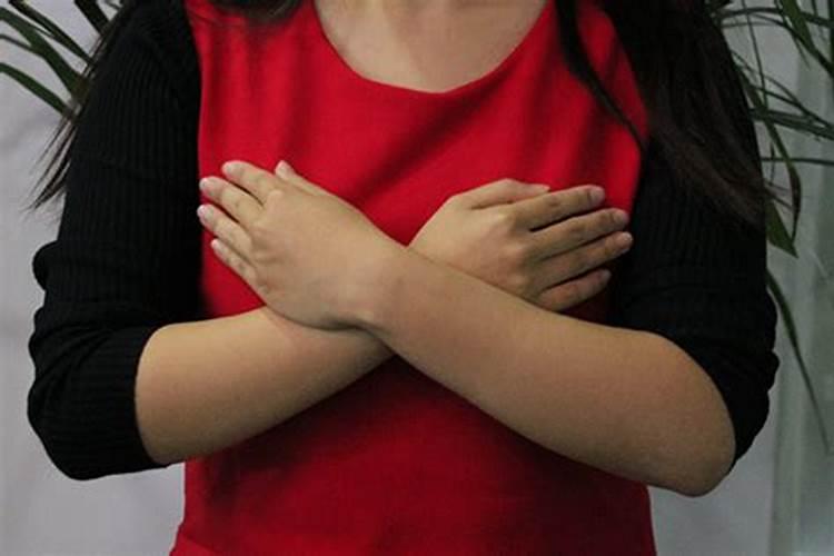 梦见划破女人的乳房的预兆