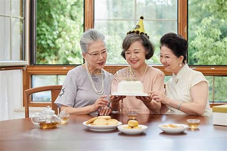 梦到老人是什么意思 梦到老人征兆介绍