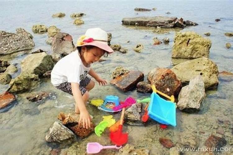 女人梦到邻居家办喜事的寓意？