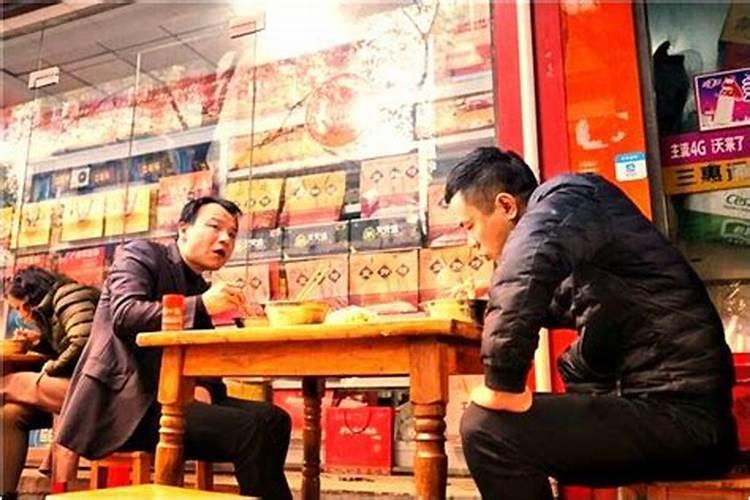 梦见家里突然出现个小男孩预示着什么