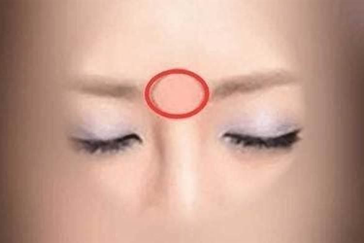 印堂有伤疤的男人一生不顺吗？