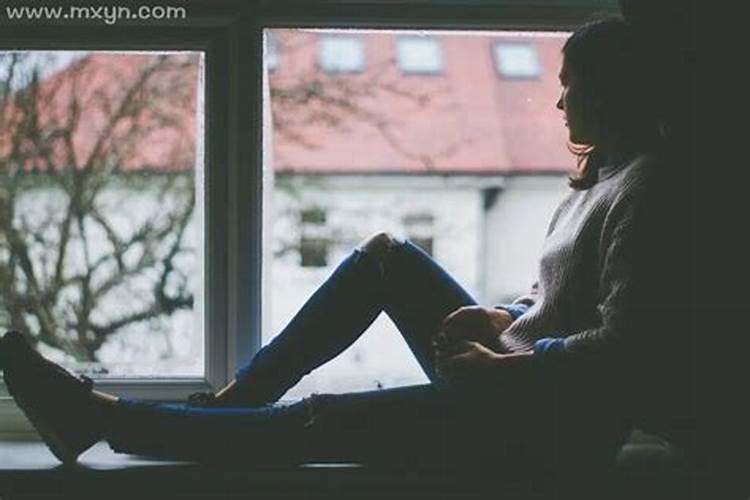 梦见女人来我家是什么意思