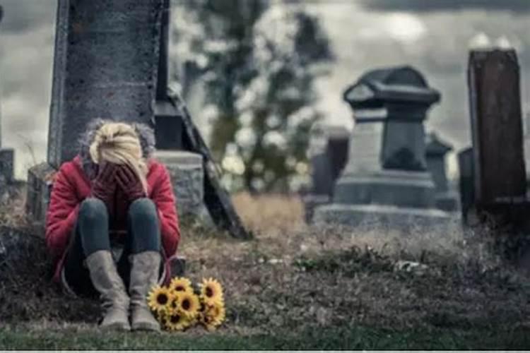 梦见亲人死了自己大哭是什么预兆