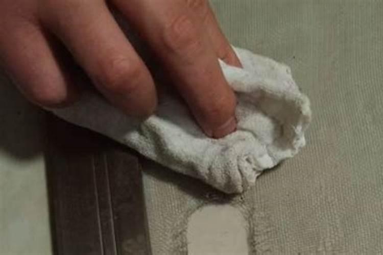 梦见老鼠敲纱窗的预兆