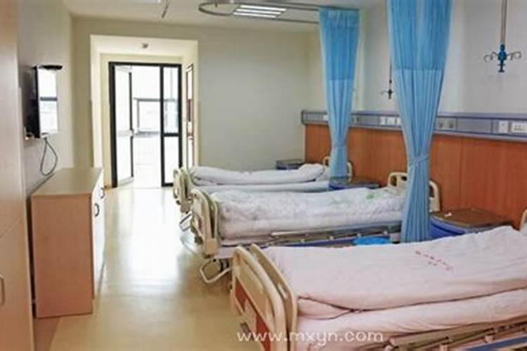 我梦见哥哥生病好了自己会穿鞋子了以后出门去了？
