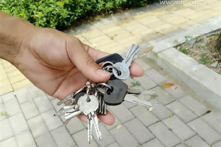 梦见汽车被丢钥匙还在
