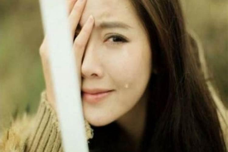 梦见女人对着我在哭的预兆